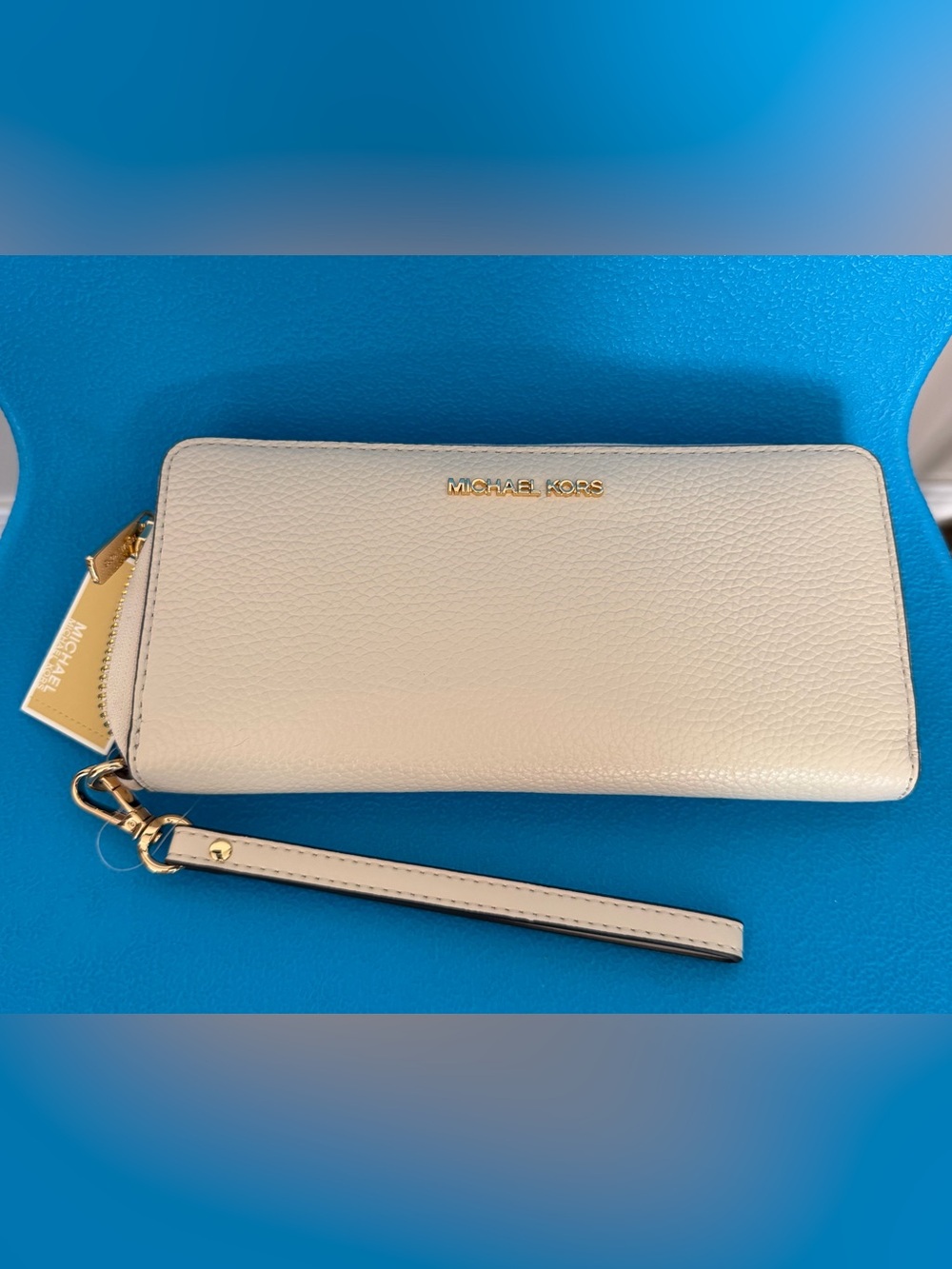 Michael Kors White/Cream Pebbled Leather Wristlet Clutch with Gold Logo